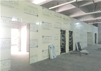 隔墙施工中
